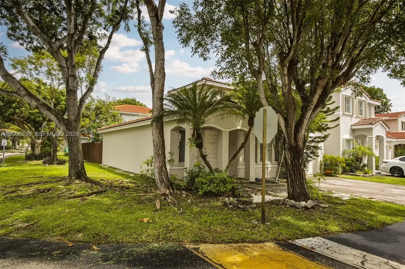 16525 SW 97th Ter, Miami FL 33196 photo 2