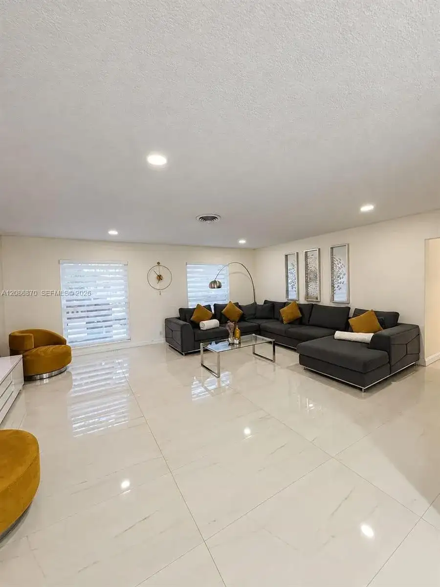 695 SW 65th Ave, Margate FL 33068 photo 4