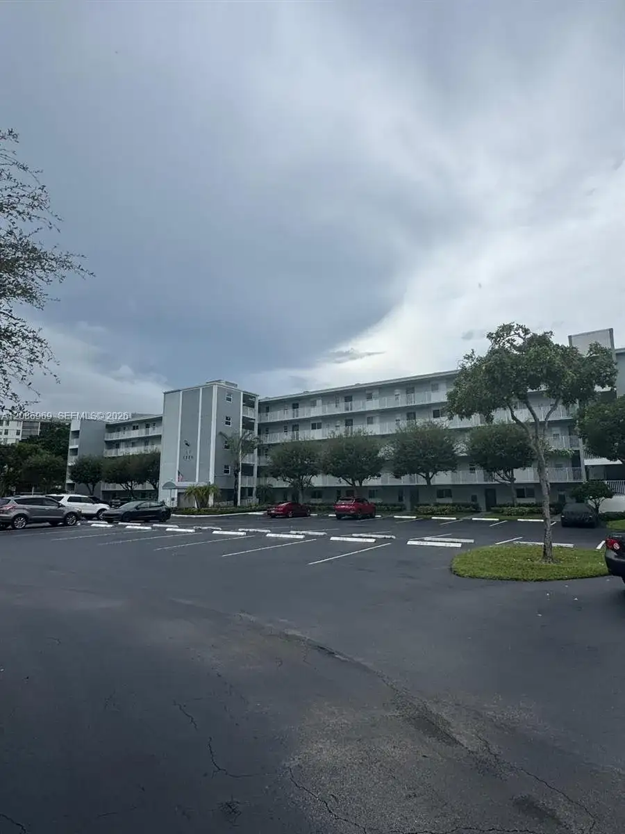 2226 N Cypress Bend Dr # 505, Pompano Beach FL 33069 photo 2
