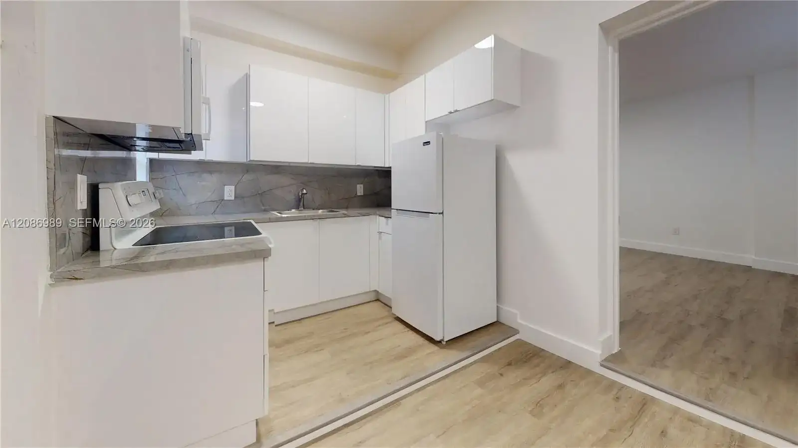 828 Pennsylvania Ave # 2, Miami Beach FL 33139 photo 2