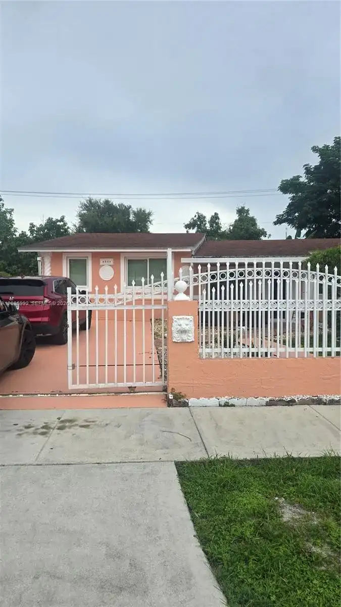 2911 NW 163rd St, Miami Gardens FL 33054