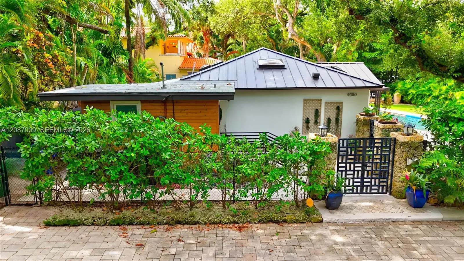 4080 Lybyer Ave, Miami FL 33133 photo 2