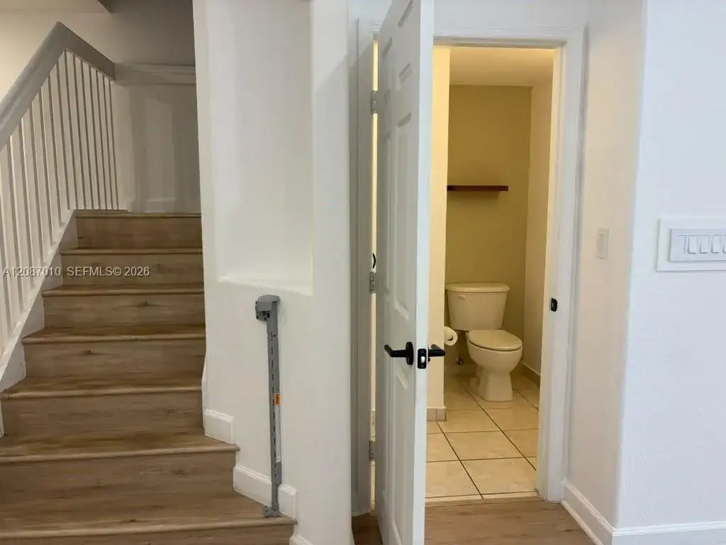 8671 NW 112th Ct, Doral FL 33178 photo 5