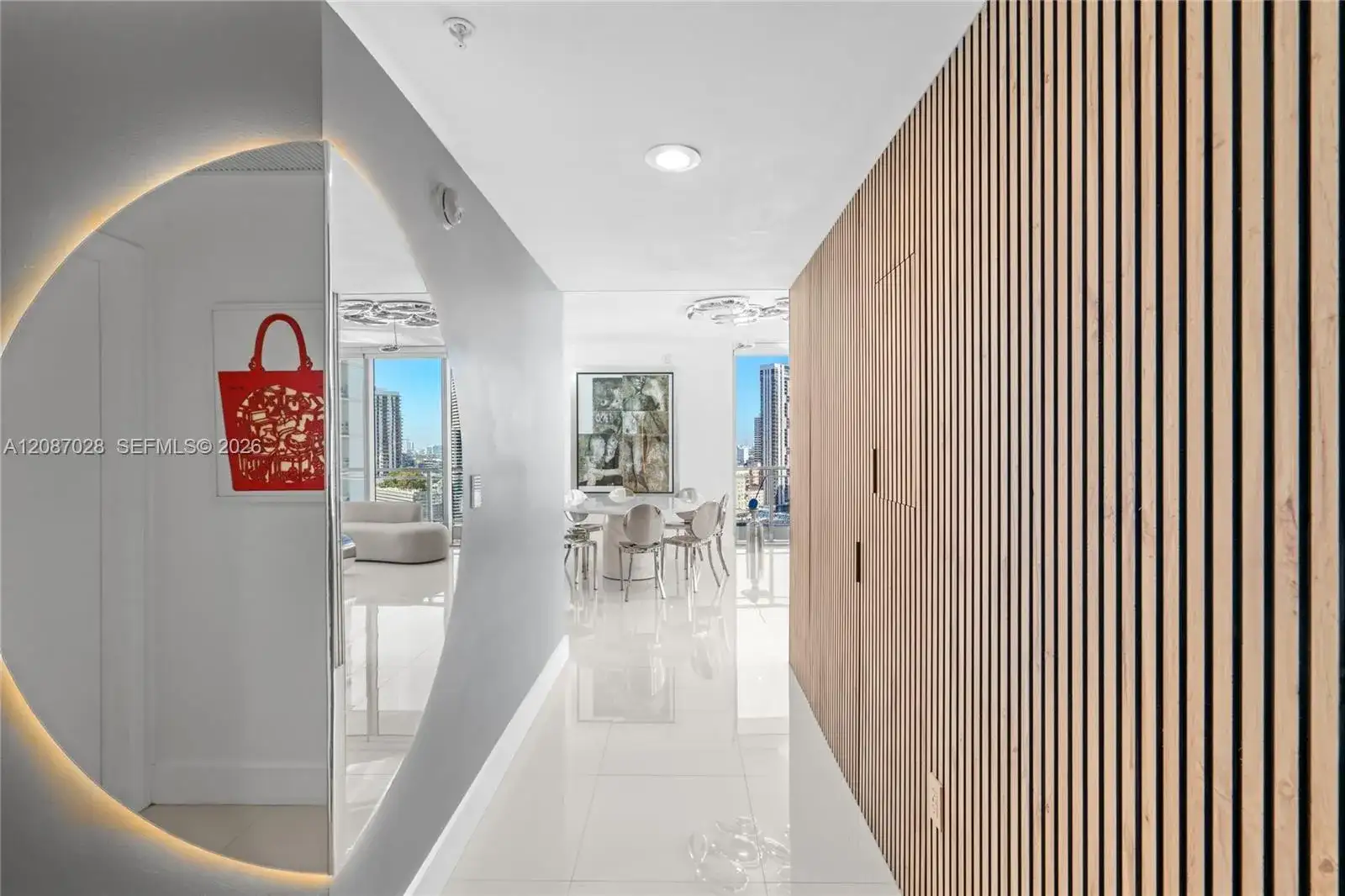 90 SW 3rd St # 2204, Miami FL 33130 photo 2