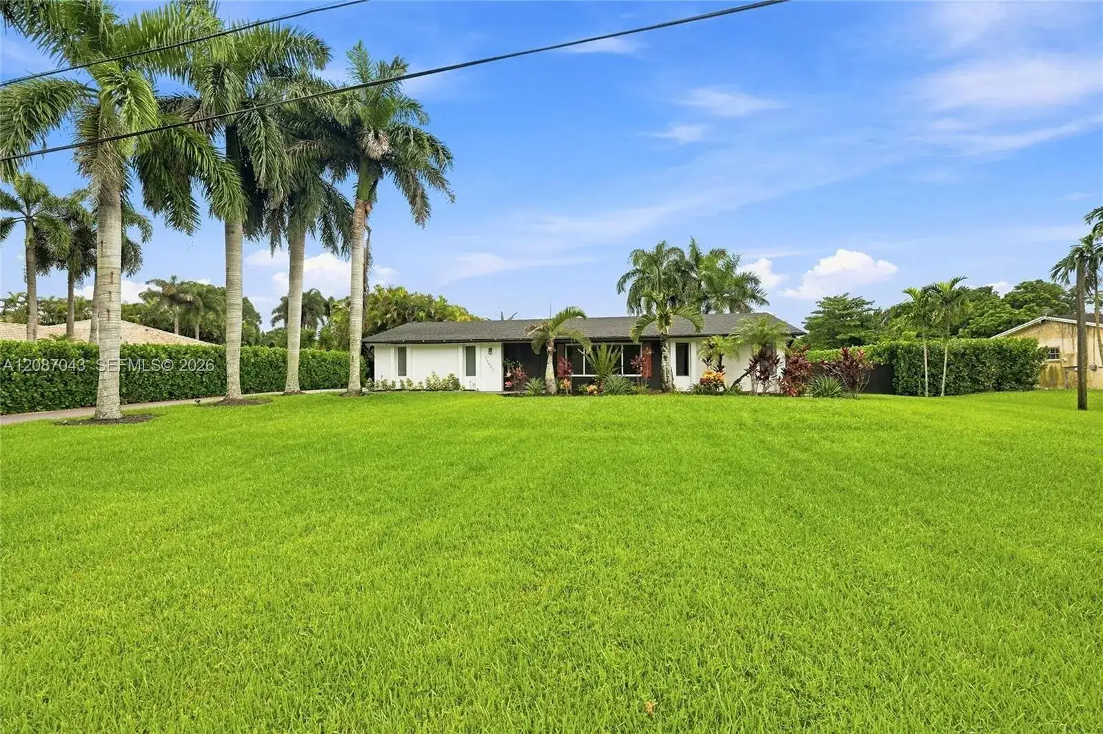 13402 SW 29th St, Davie FL 33330 photo 2