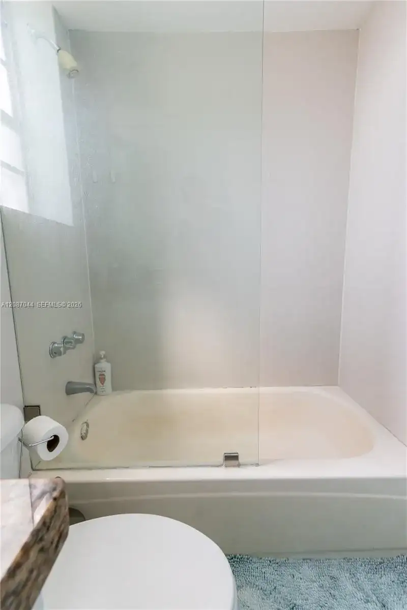 1460 Ocean Dr # 309, Miami Beach FL 33139 photo 5