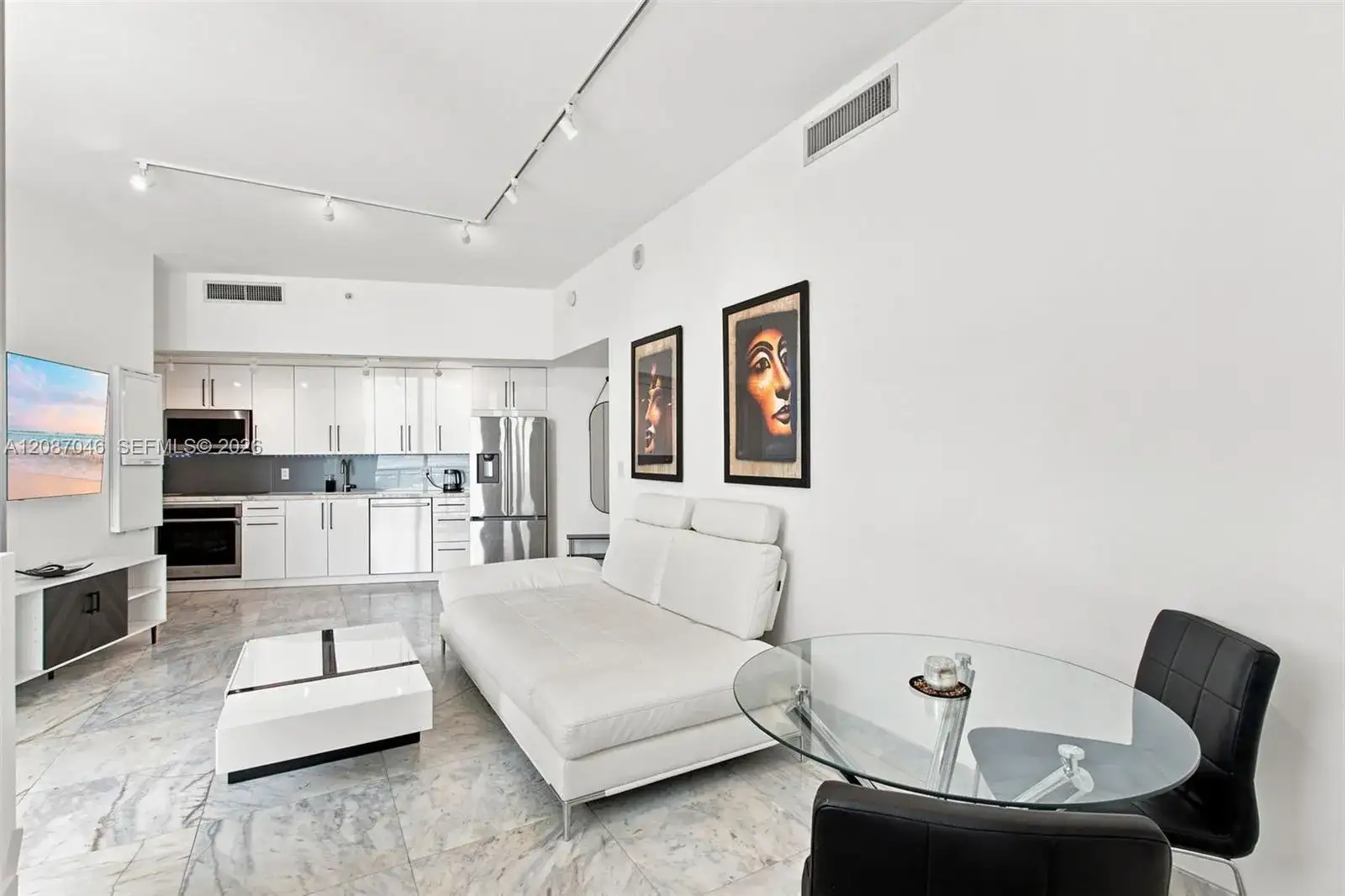 92 SW 3rd St # 5106, Miami FL 33130 photo 3