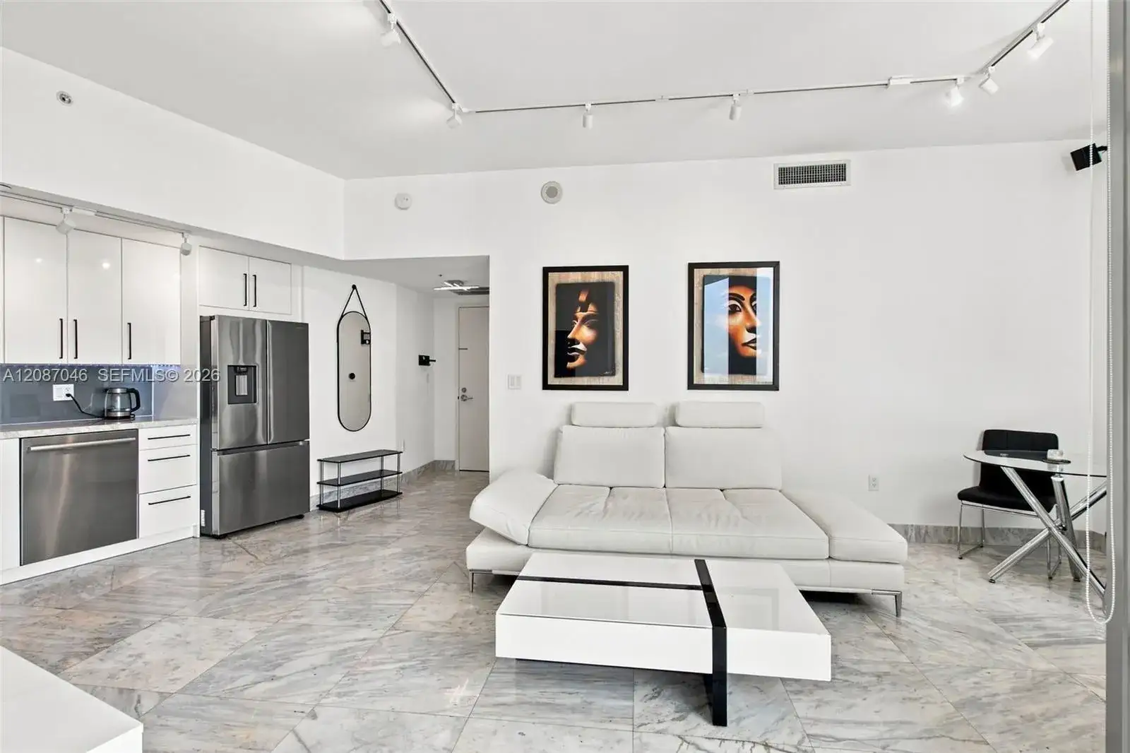 92 SW 3rd St # 5106, Miami FL 33130 photo 5