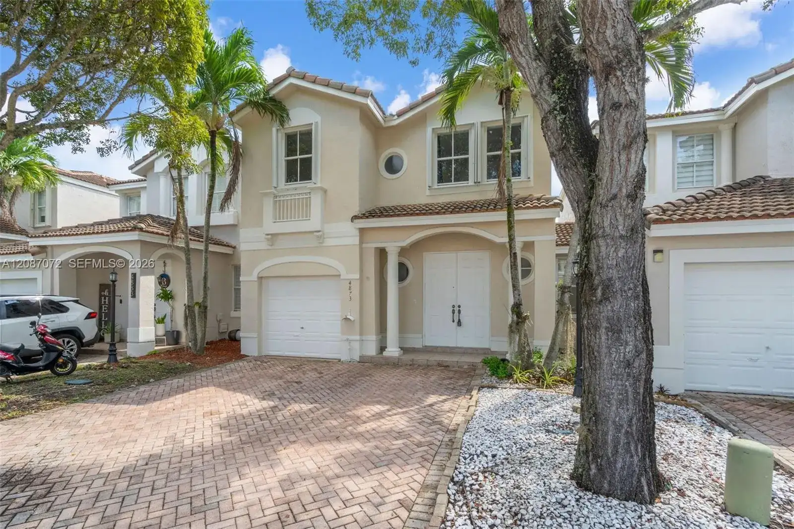 4873 NW 107th Path, Doral FL 33178 photo 2