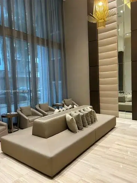 1010 SW 2nd Ave # 1606, Miami FL 33130 photo 4