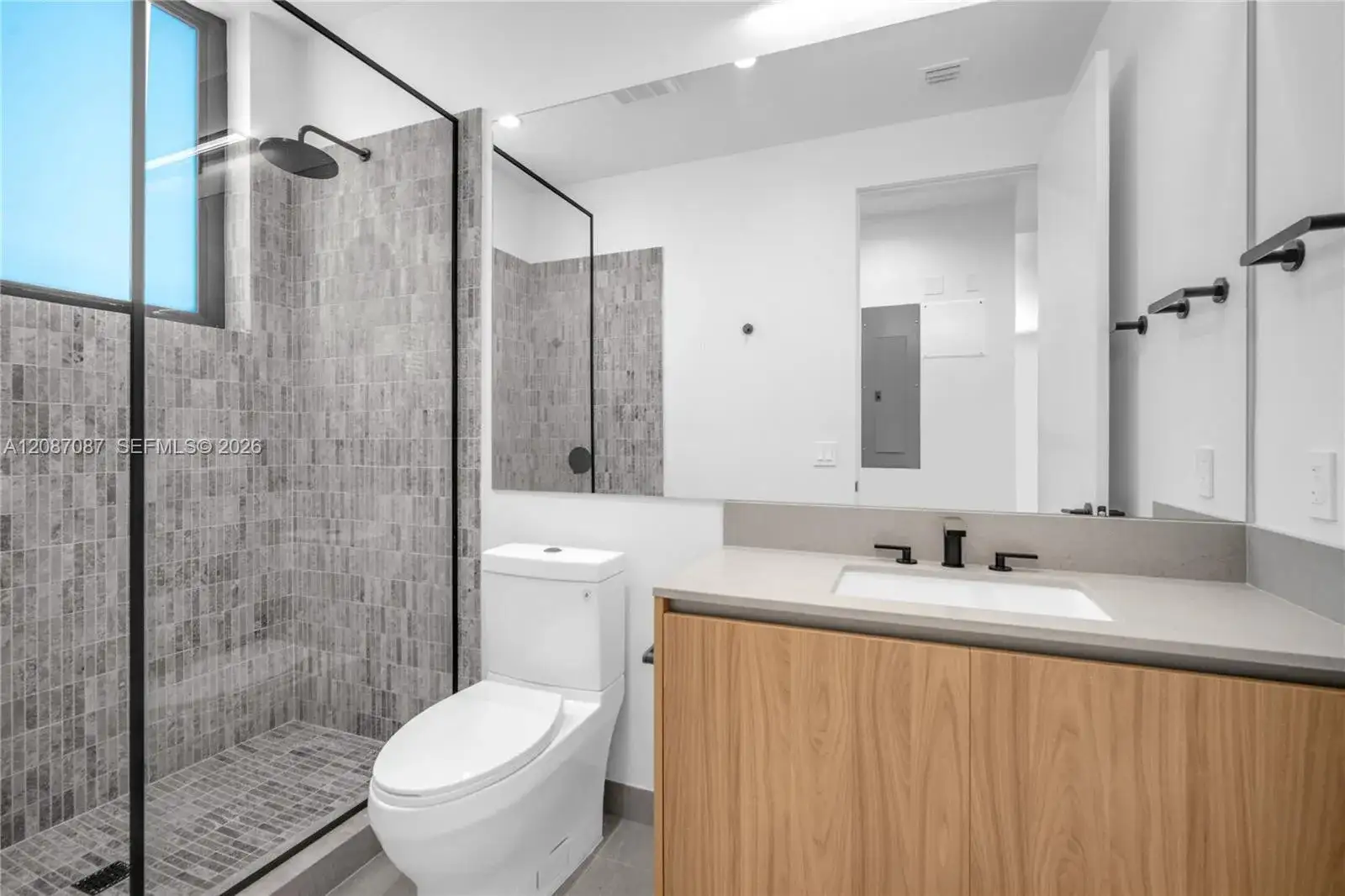 91 NW 27th St # 504, Miami FL 33127 photo 2