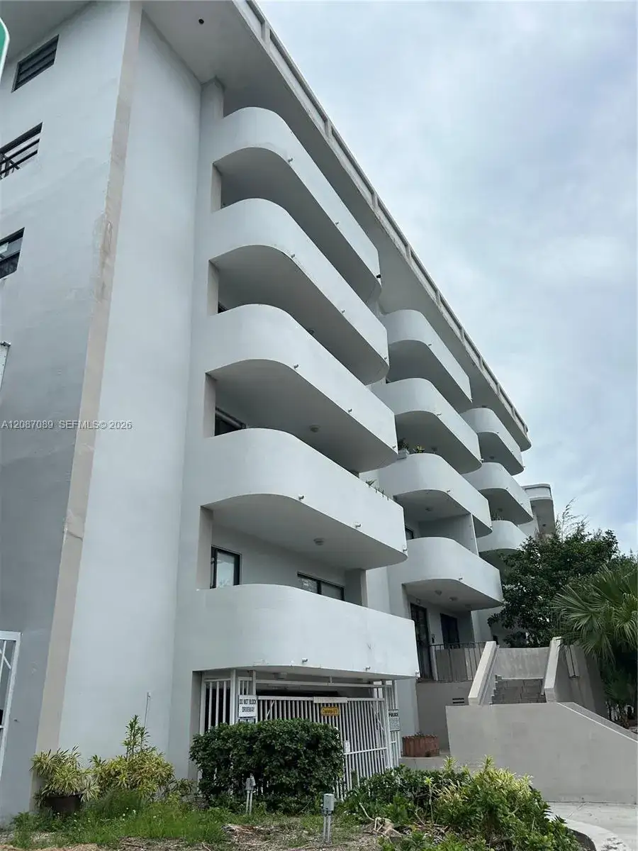 110 S Shore Dr # 4E, Miami Beach FL 33141