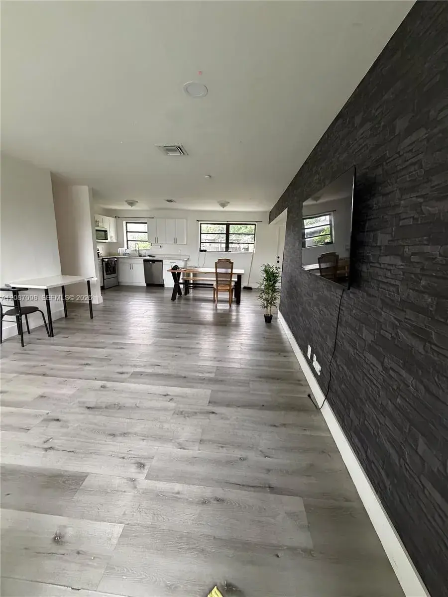 1200 NW 18th Ct # 1200, Fort Lauderdale FL 33311
