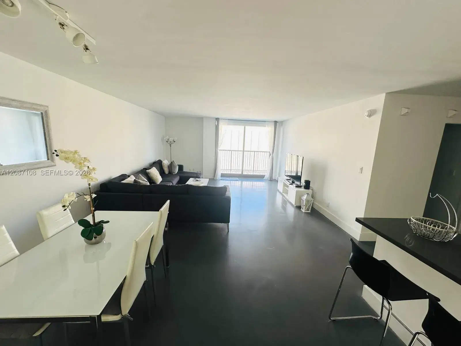 1800 Collins Ave # 6B, Miami Beach FL 33139