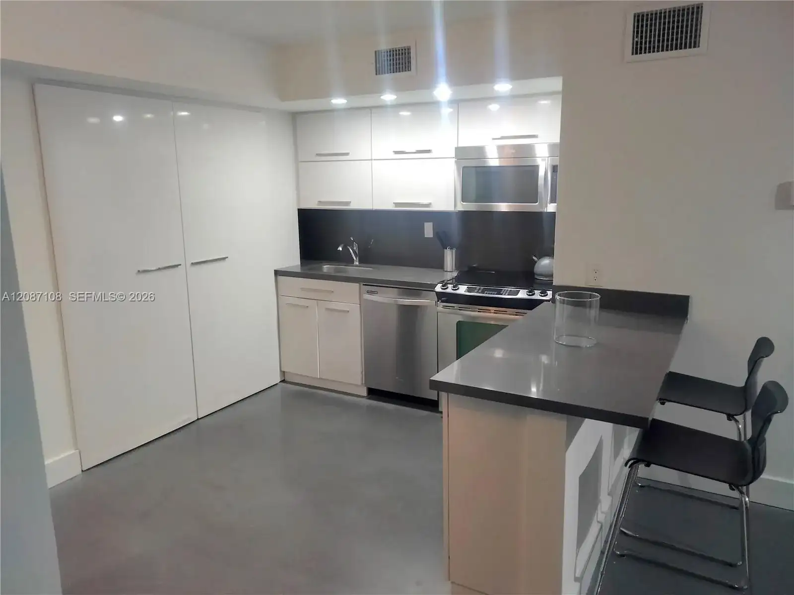 1800 Collins Ave # 6B, Miami Beach FL 33139 photo 3