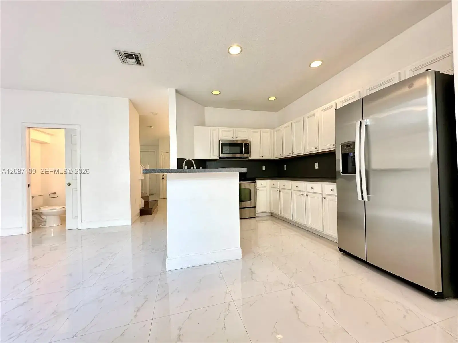 20733 NE 10th Ct, Miami FL 33179 photo 4