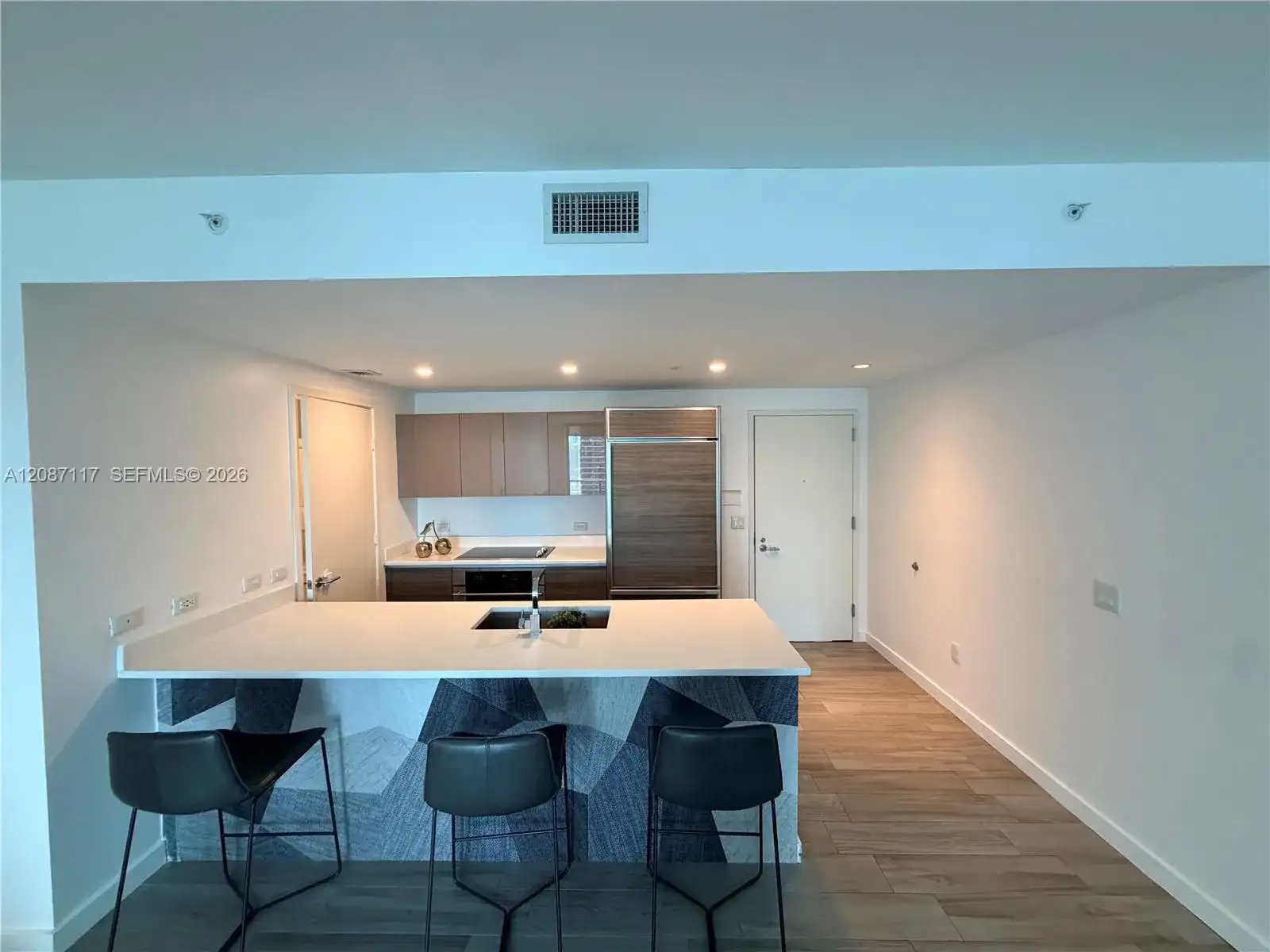 1100 S Miami Ave # 3008, Miami FL 33131 photo 2
