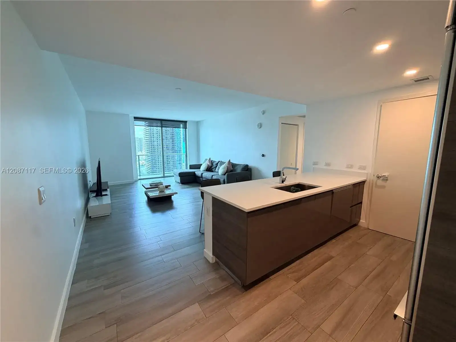1100 S Miami Ave # 3008, Miami FL 33131 photo 4