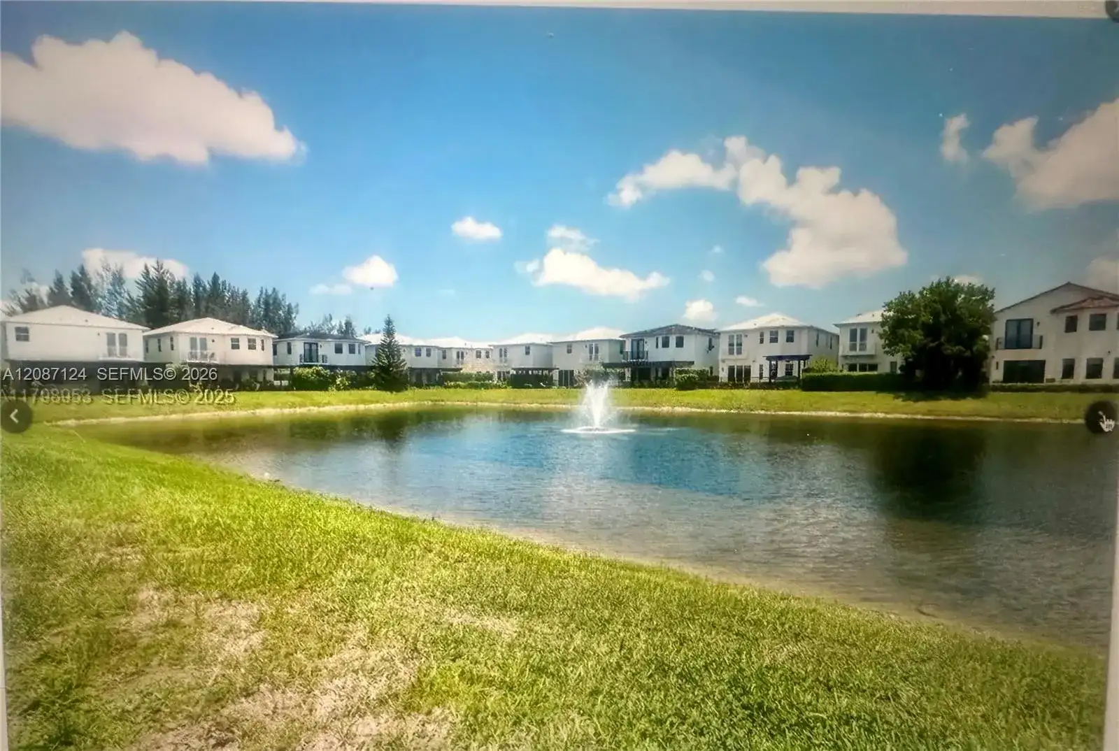 10464 NW 70th Ln, Doral FL 33178 photo 3