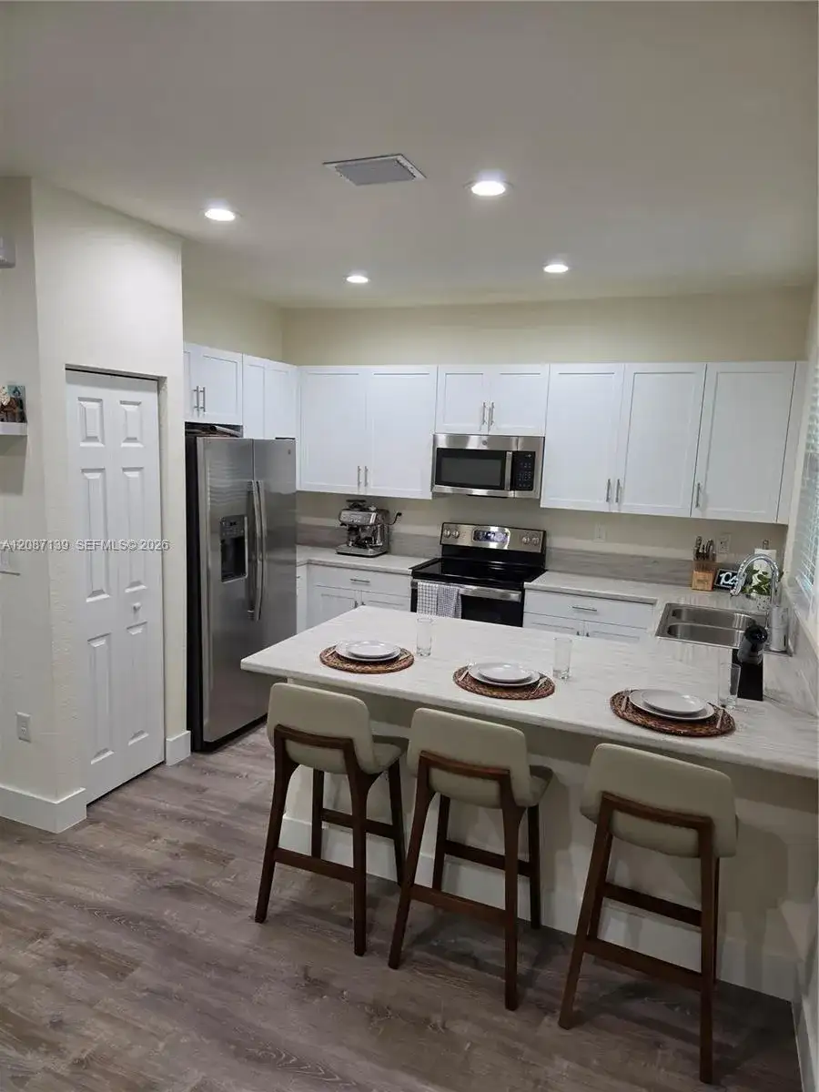 11079 W 32nd Ln, Hialeah FL 33018 photo 3