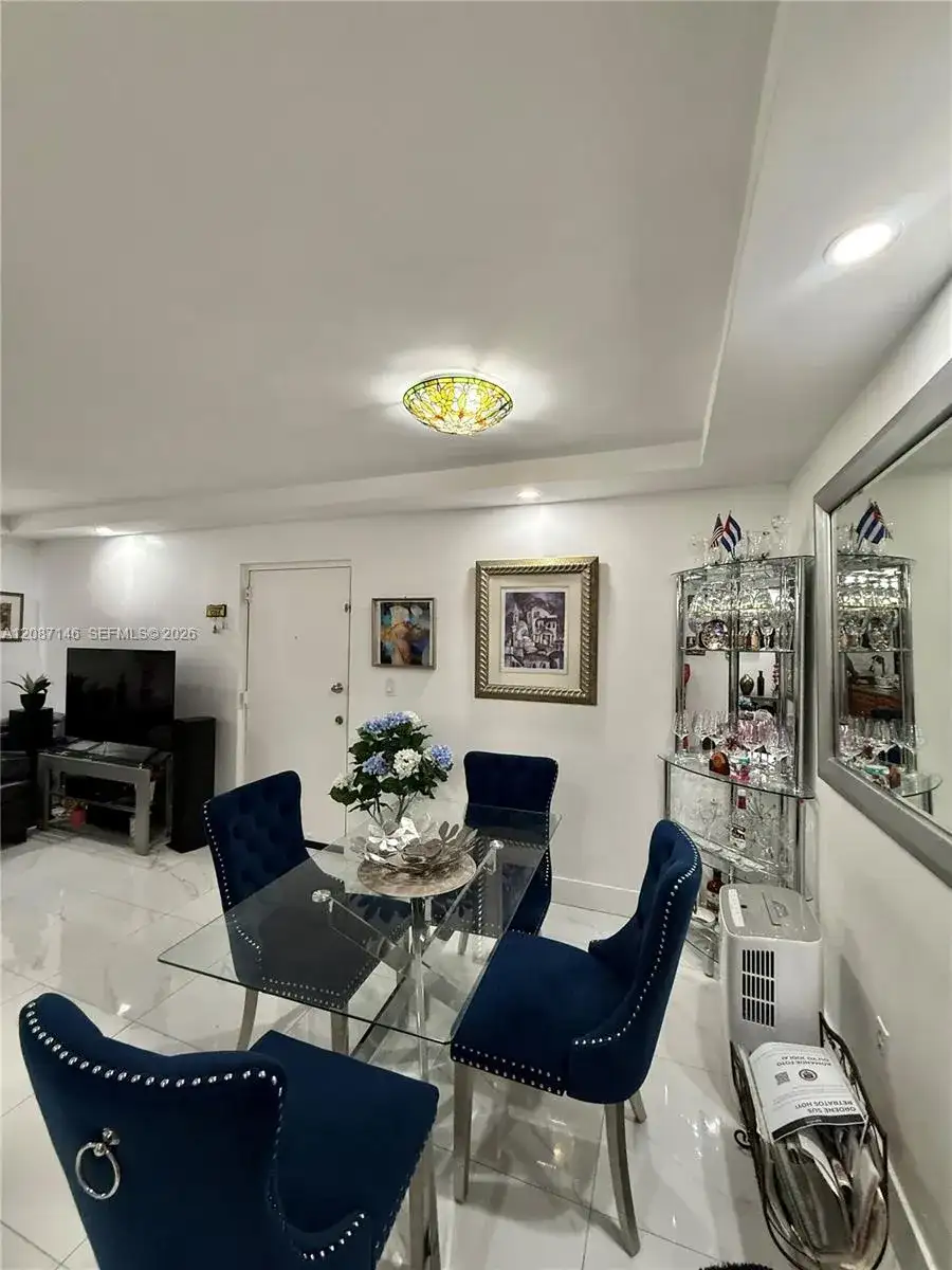 9441 SW 4th St # 301, Miami FL 33174 photo 2