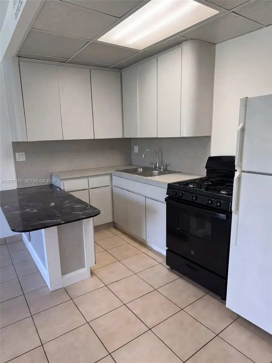 1845 Pembroke Rd # 27, Hollywood FL 33020