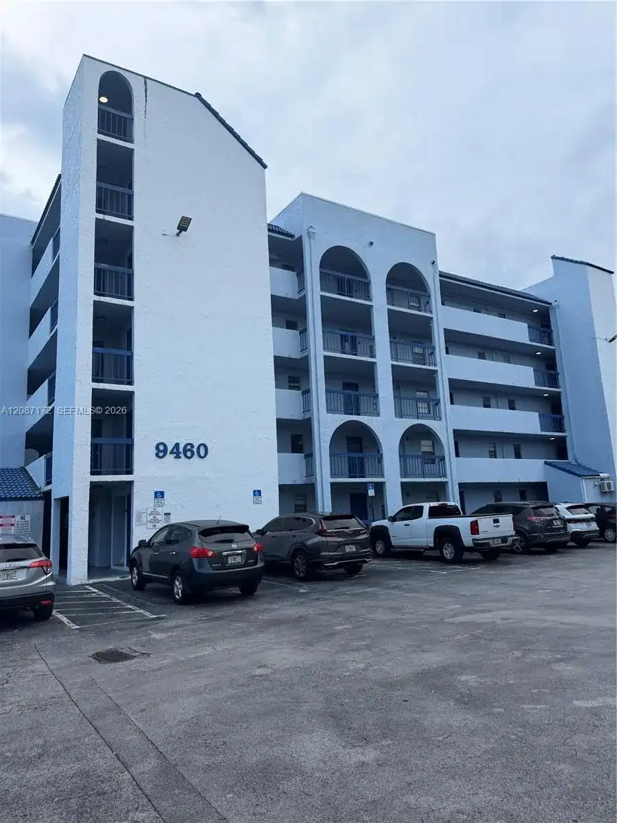 9460 Fontainebleau Blvd # 433, Miami FL 33172