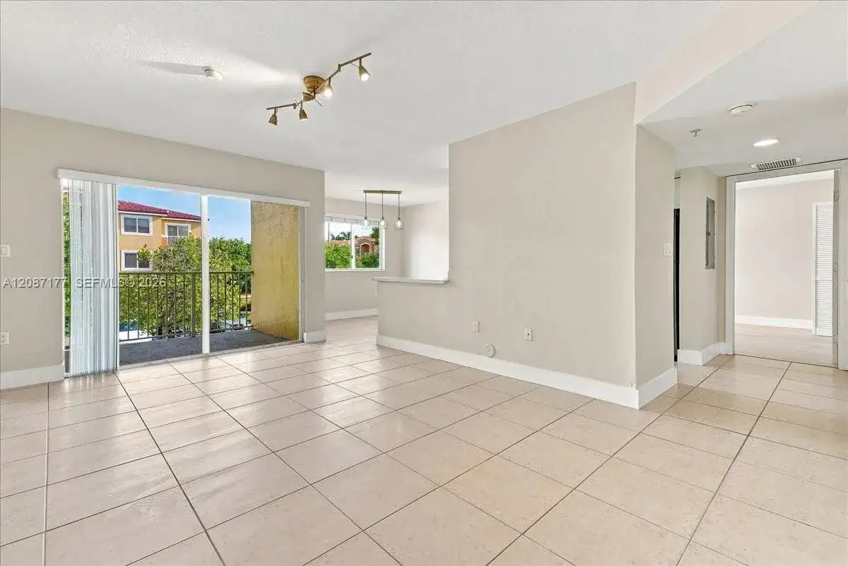 21000 SW 87th Ave # 204, Cutler Bay FL 33189 photo 3