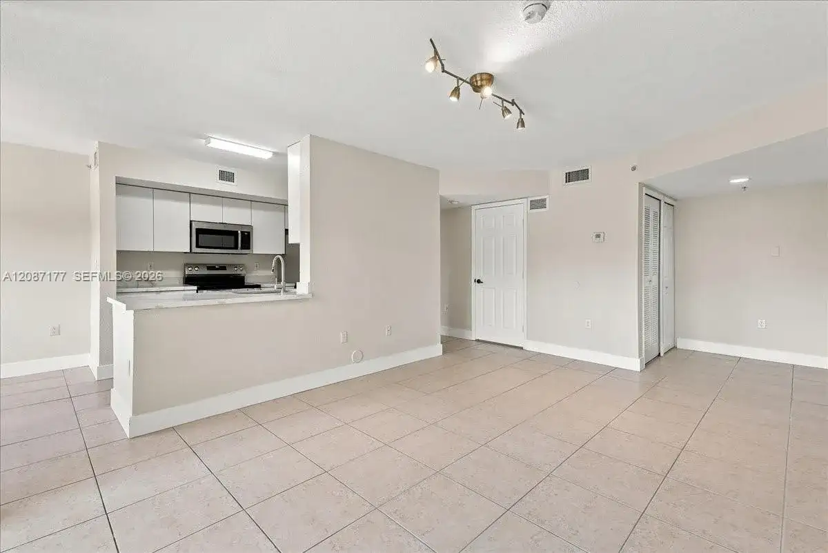 21000 SW 87th Ave # 204, Cutler Bay FL 33189 photo 4