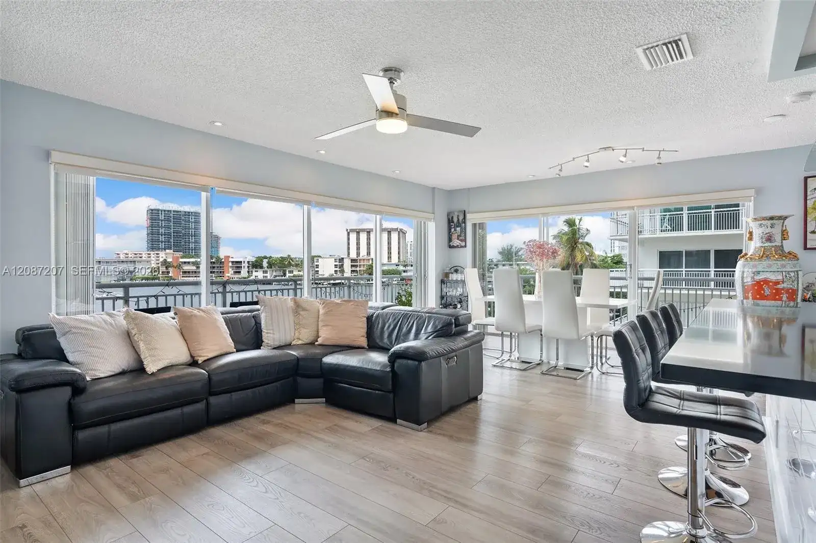 126 Golden Isles Dr # 34A, Hallandale Beach FL 33009 photo 3