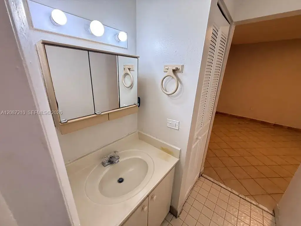 4713 NW 7th St # 1, Miami FL 33126 photo 5