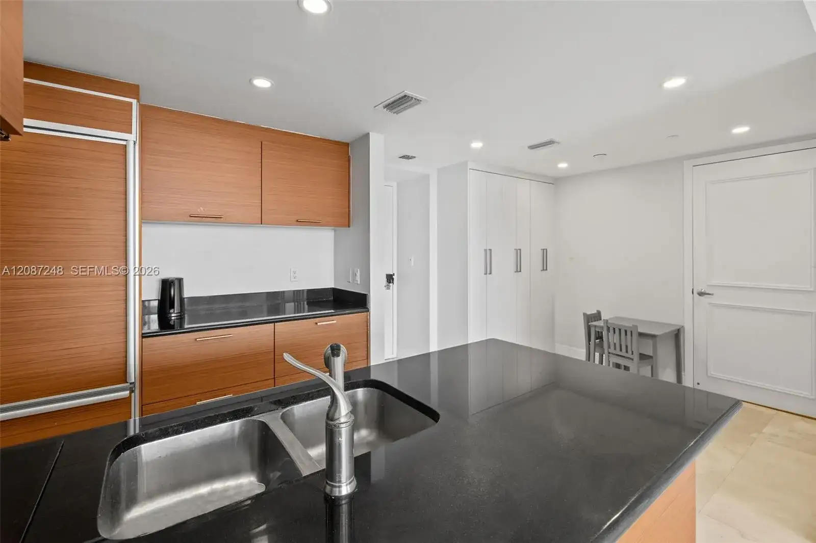 50 Biscayne Blvd # 4405, Miami FL 33132 photo 4