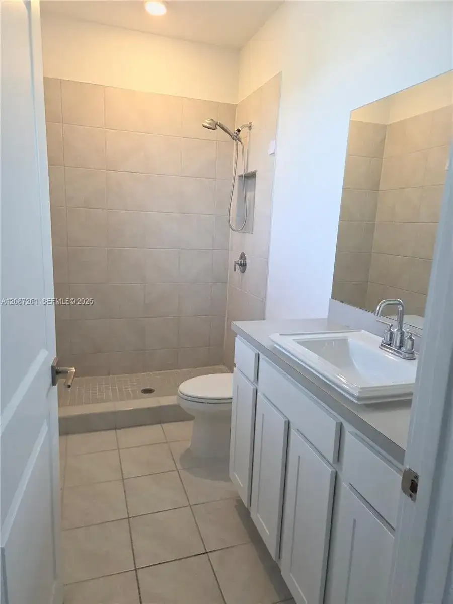 389 NE 5th Pl # 389, Florida City FL 33034 photo 2