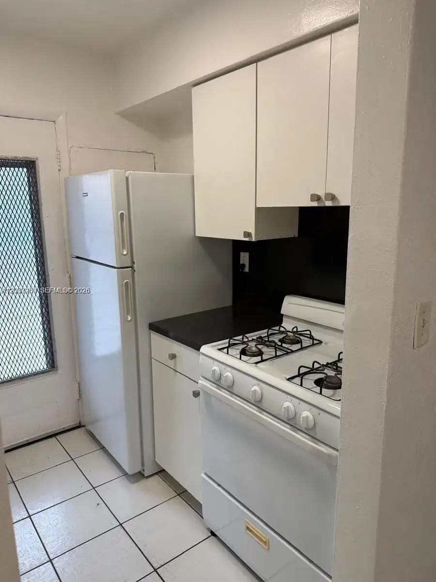16851 NE 18th Ave # 106, North Miami Beach FL 33162 photo 4