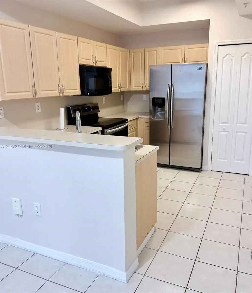 8906 W Flagler St # 216, Miami FL 33174 photo 3