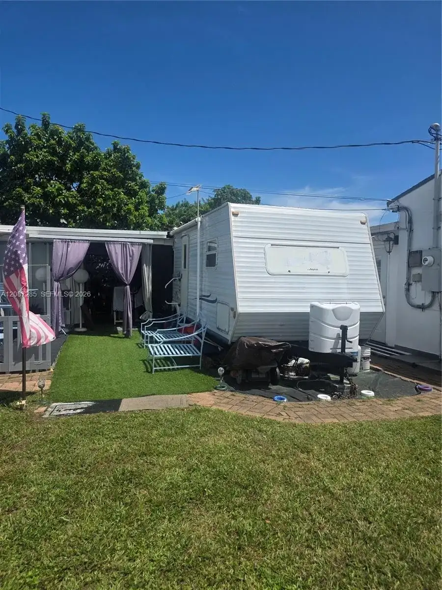 291 NW 102nd St, Miami FL 33150 photo 2