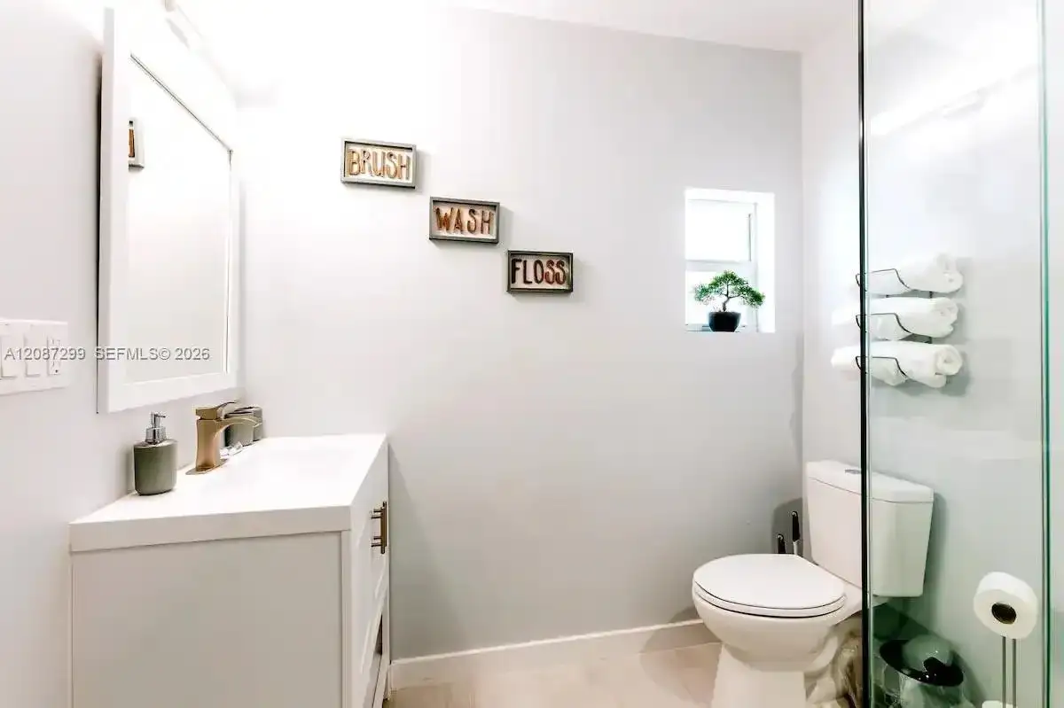 1647 NW 29th Ave # 2, Miami FL 33125 photo 4