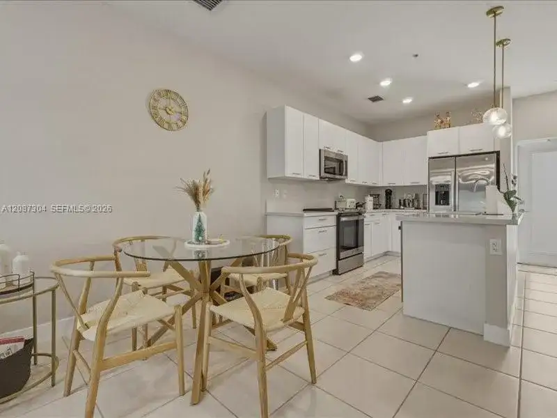 8201 NW 41st St # 205, Doral FL 33166 photo 4