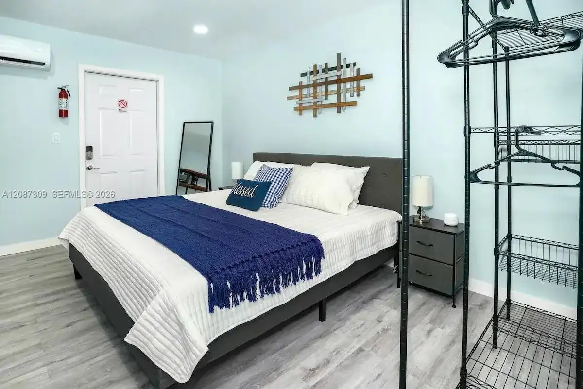 1647 NW 29th Ave # 4, Miami FL 33125 photo 3