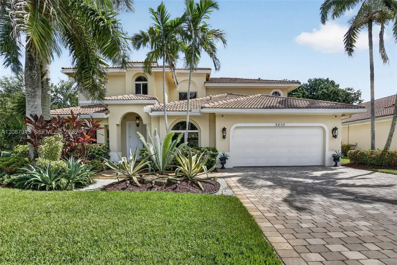 8210 Phoenician Court, Davie FL 33328