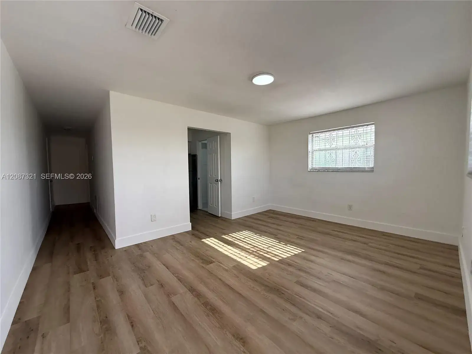 8860 SW 32nd st, Miami FL 33165 photo 2