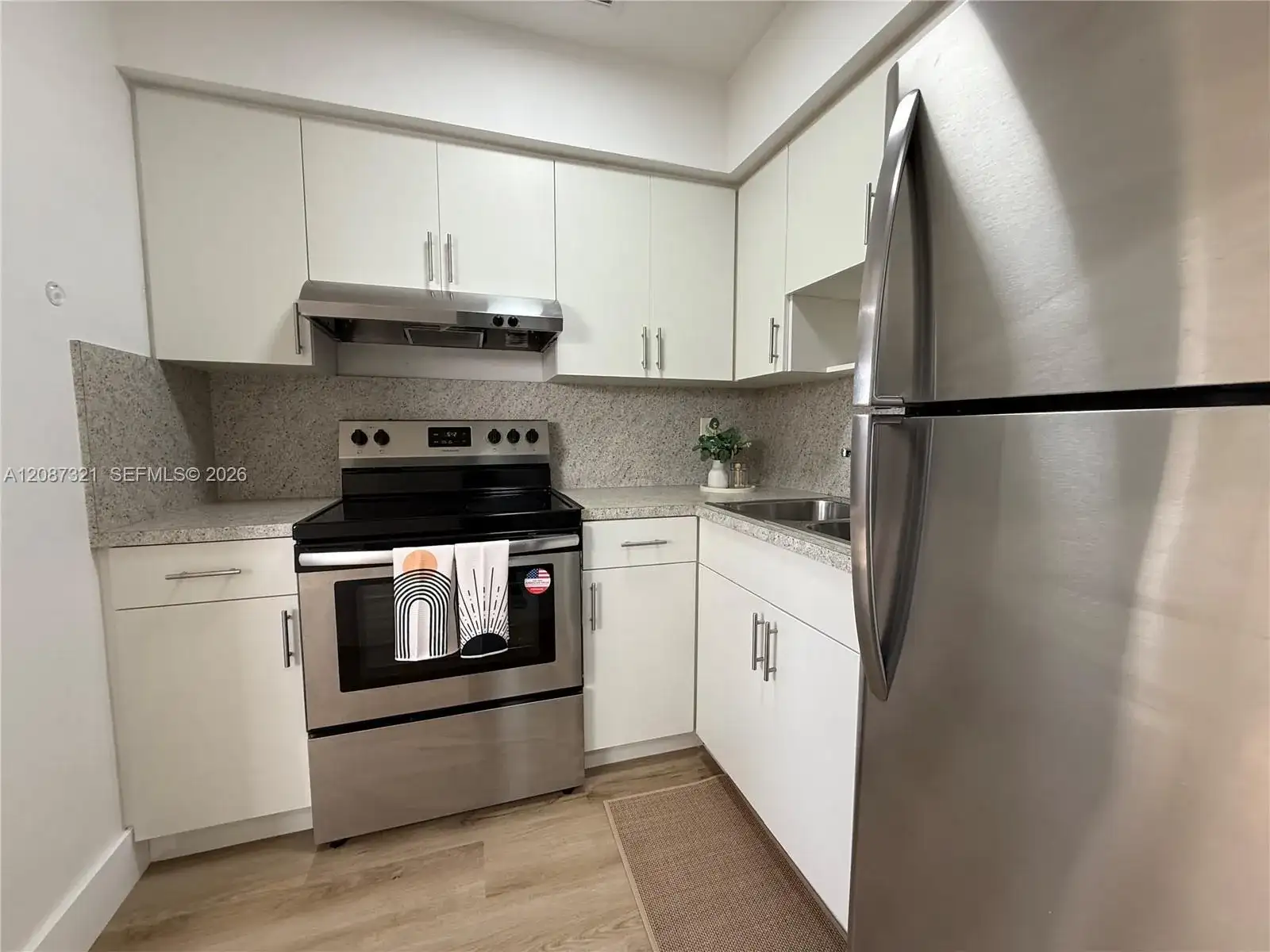 8860 SW 32nd st, Miami FL 33165 photo 4