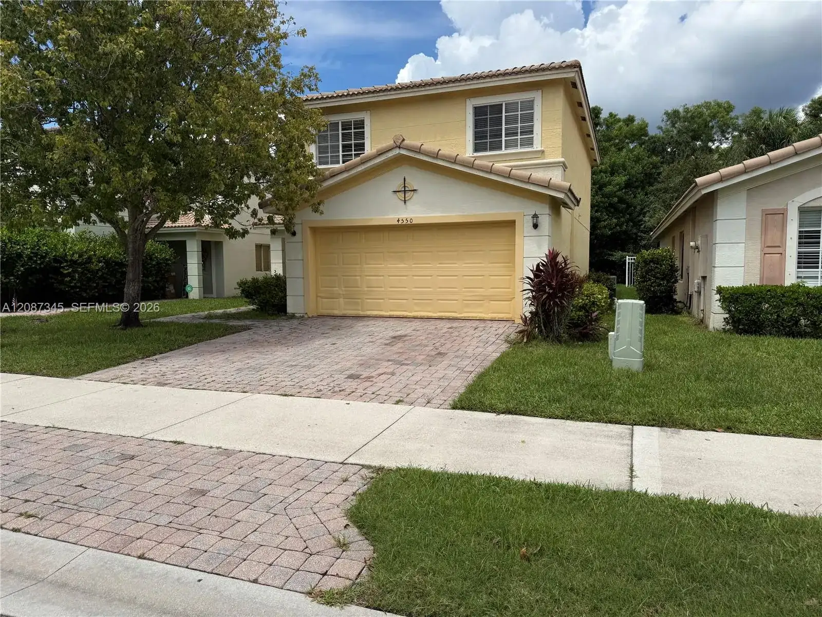 4550 SE Graham Dr, Stuart FL 34997 photo 2