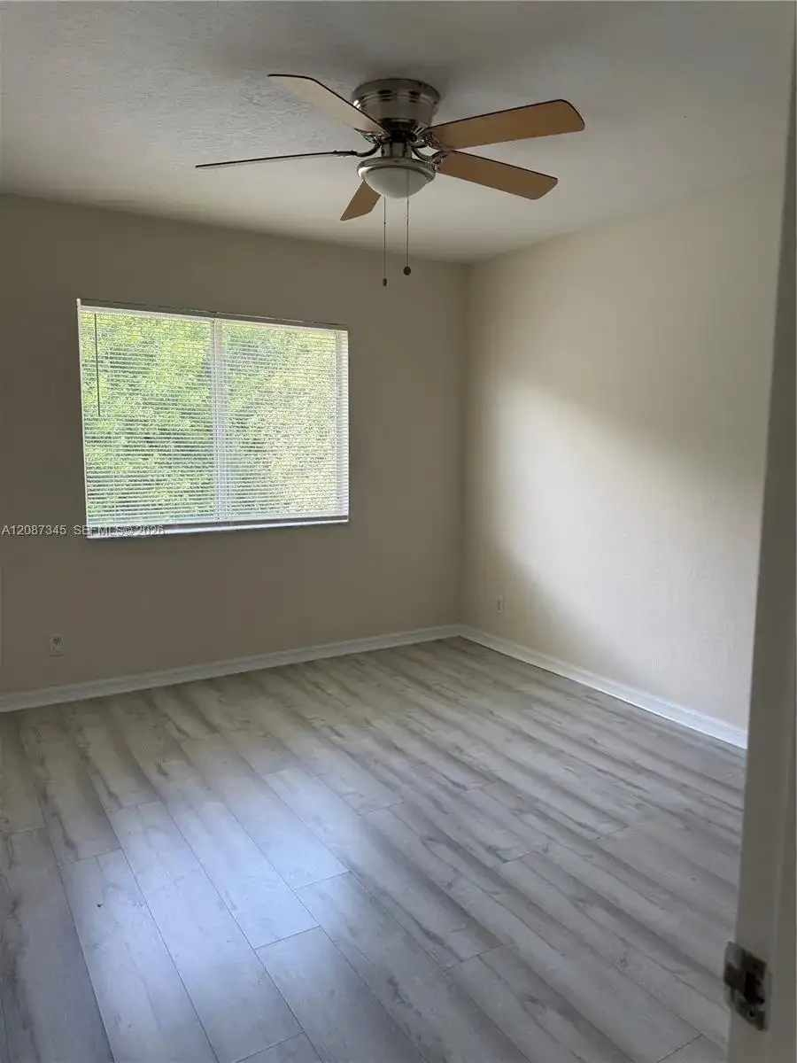 4550 SE Graham Dr, Stuart FL 34997 photo 4