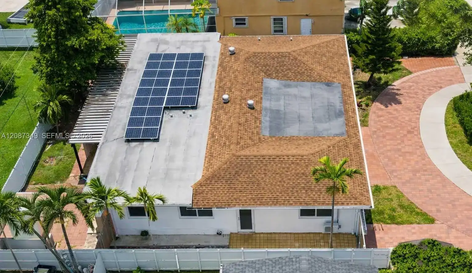 11231 NW 60th Ct, Hialeah FL 33012 photo 2