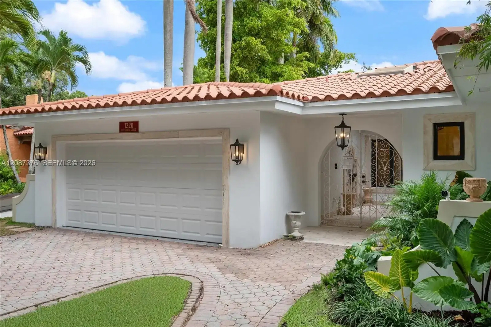 1320 Alhambra Cir, Coral Gables FL 33134