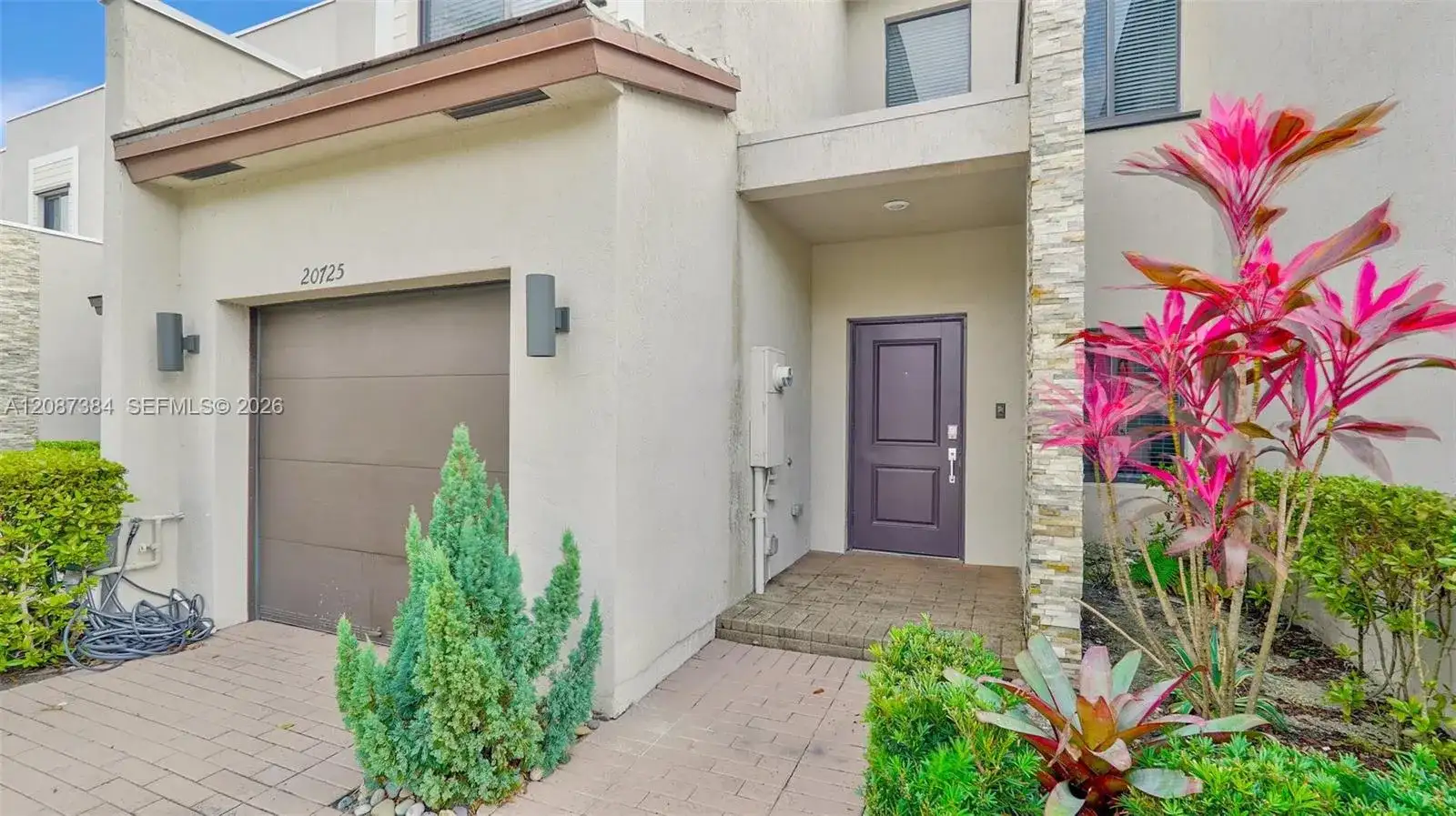 20725 NE 2nd Ct, Miami FL 33179 photo 3