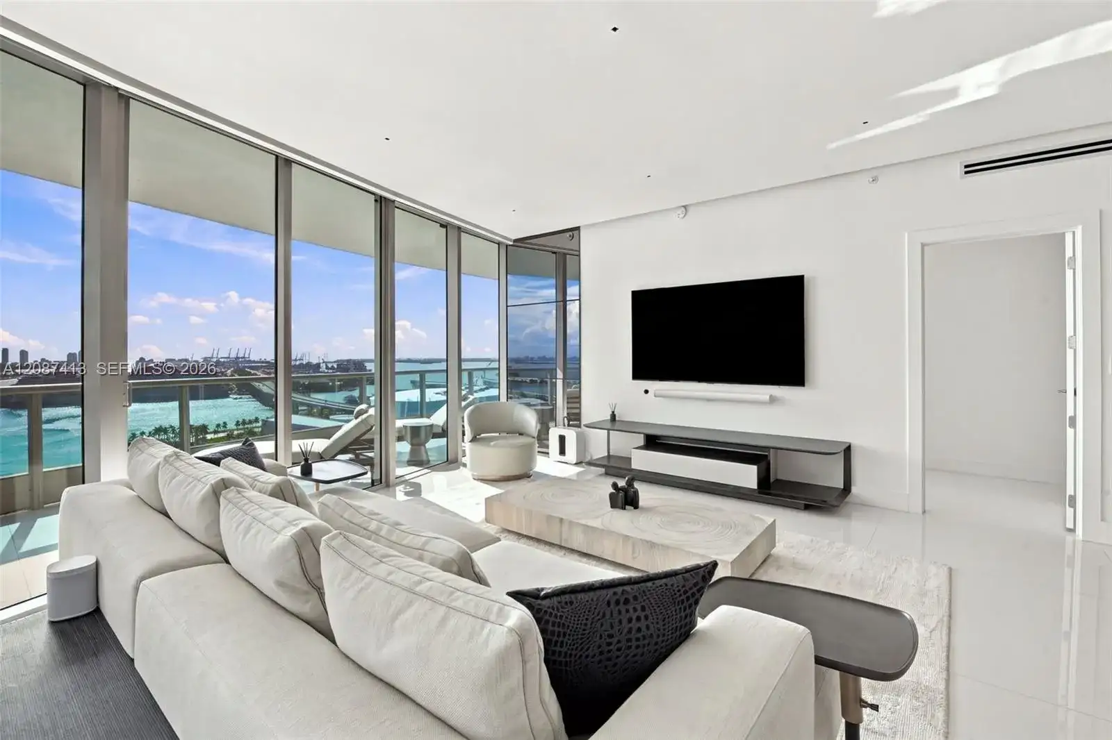 900 Biscayne Blvd # 2406, Miami FL 33132 photo 3