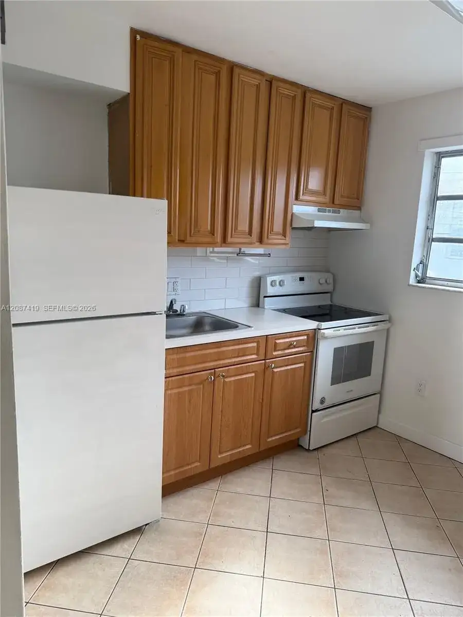 767 SW 9th St # 201, Miami FL 33130 photo 5