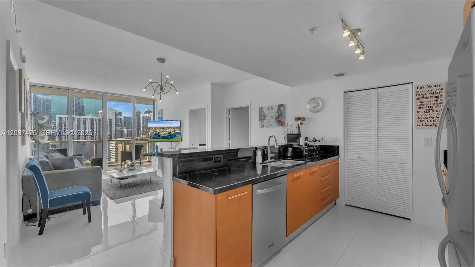 253 NE 2nd St # 1910, Miami FL 33132 photo 2